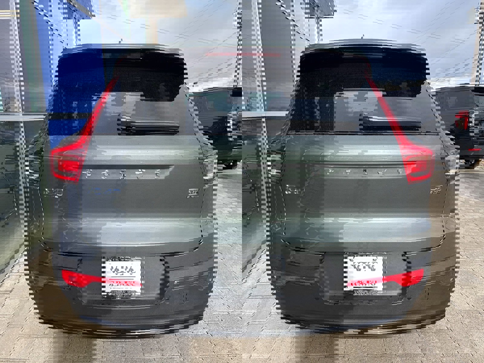 New 2026 Volvo XC40 B5 Plus w/ Protection Package Premier image 5