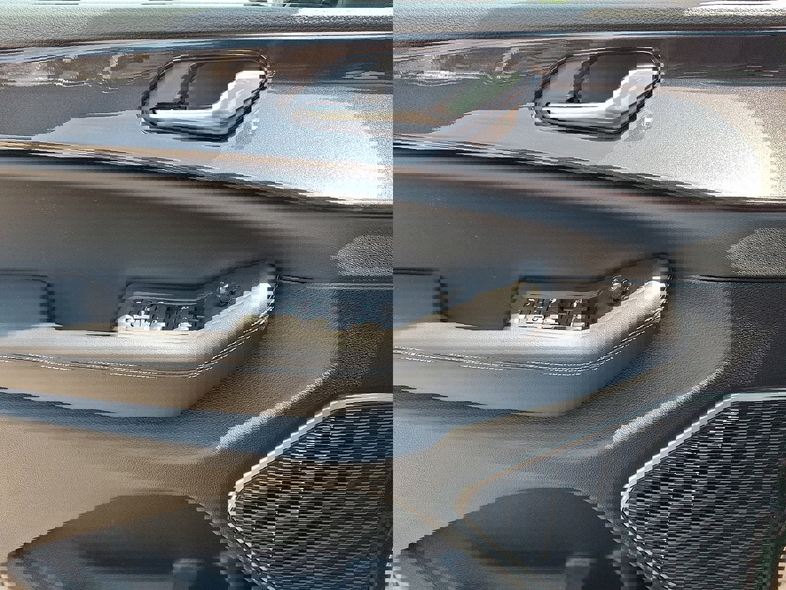 Used 2022 Jeep Grand Cherokee Altitude image 12