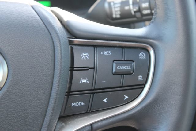 Certified 2025 Lexus UX 300h FWD image 17
