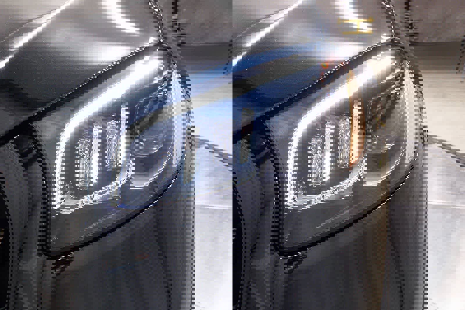 Used 2025 Mercedes-Benz GLS 450 4MATIC image 11