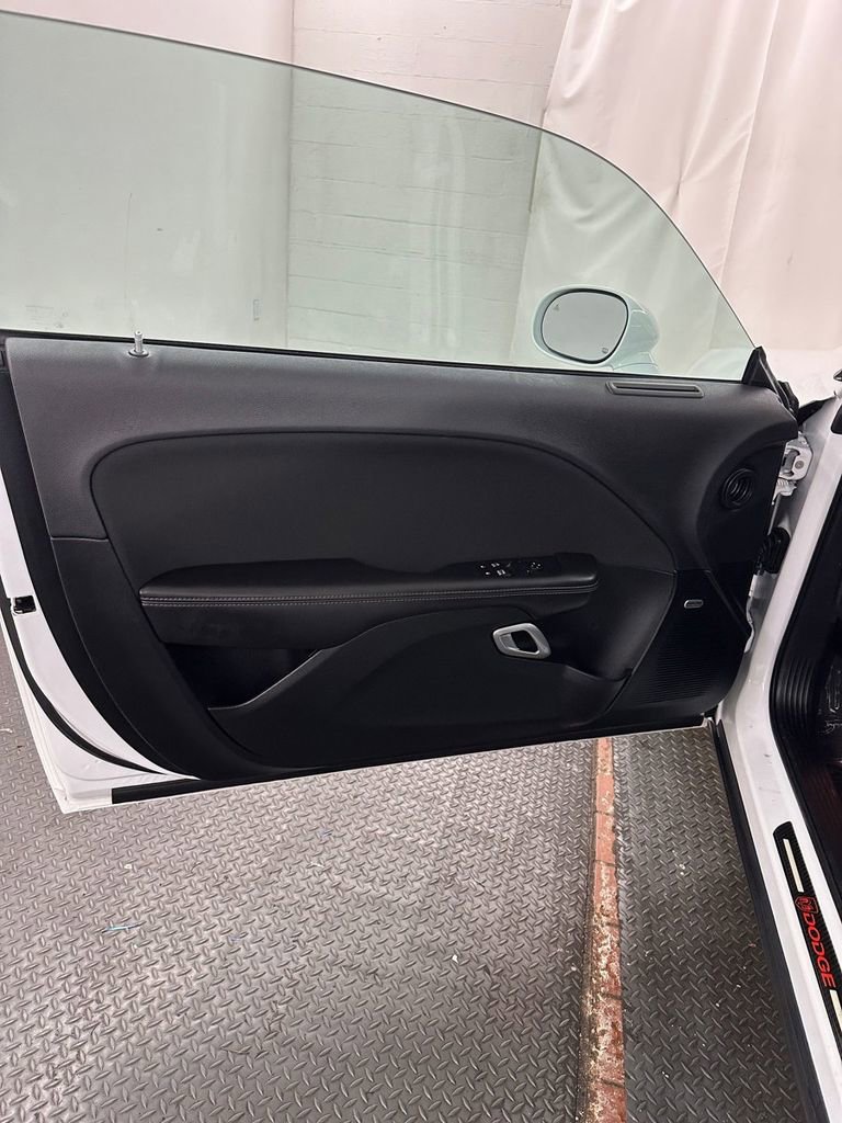 Used 2018 Dodge Challenger R/T Scat Pack w/ Dynamics Package RWD image 8