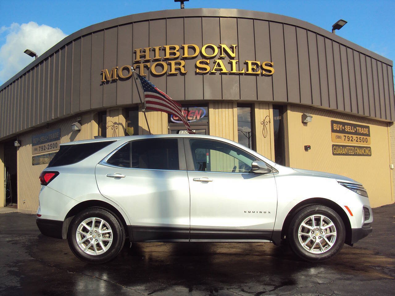 Used 2022 Chevrolet Equinox LT w/ Driver Convenience Package AWD/4WD image 1