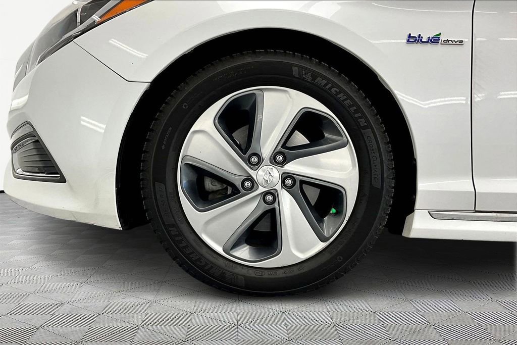 Used 2017 Hyundai Sonata Limited w/ Ultimate Package 02 image 9