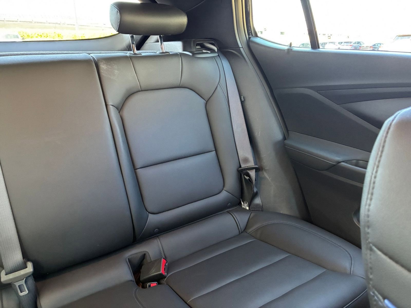 Used 2025 Buick Envista Sport Touring image 36