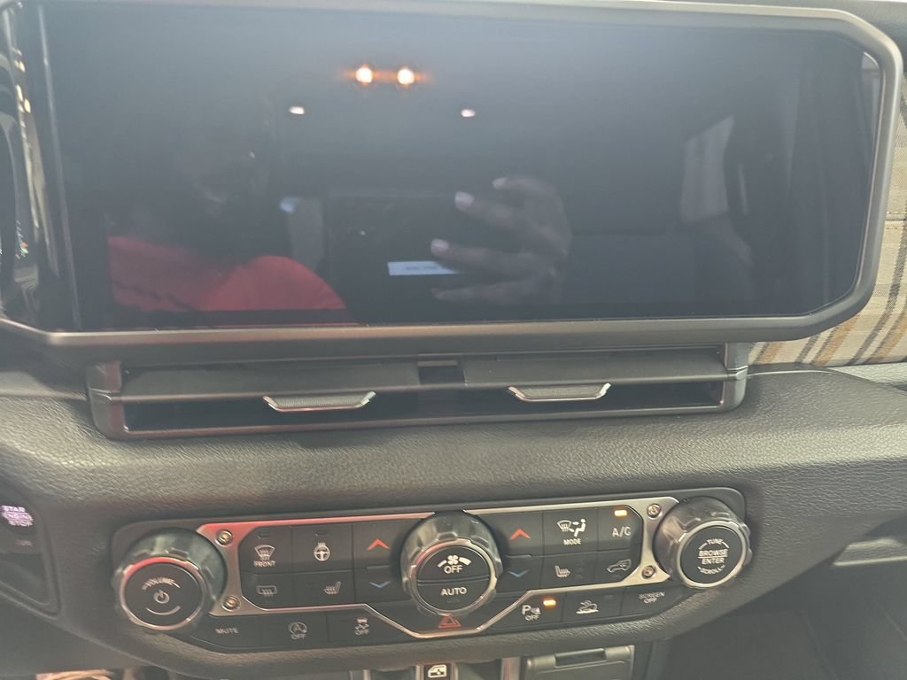 New 2026 Jeep Gladiator Sport AWD/4WD image 23