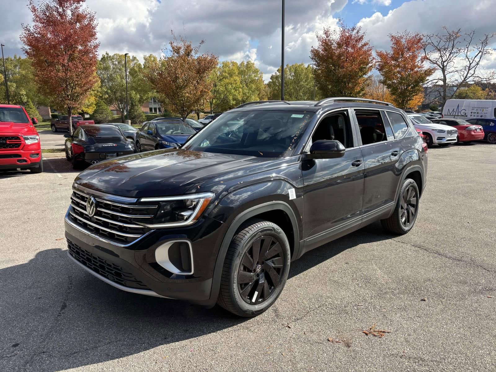 New 2026 Volkswagen Atlas SE image 3