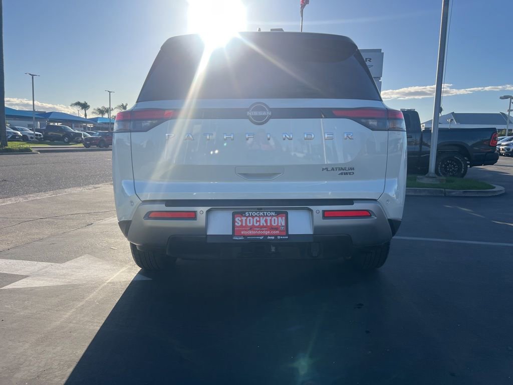 Used 2023 Nissan Pathfinder Platinum w/ Cargo Package AWD/4WD image 12