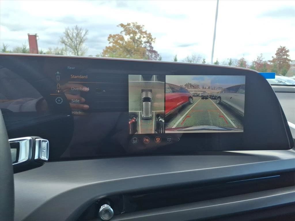 Used 2026 Cadillac Vistiq Sport w/ LPO, Floor Liner Package image 22