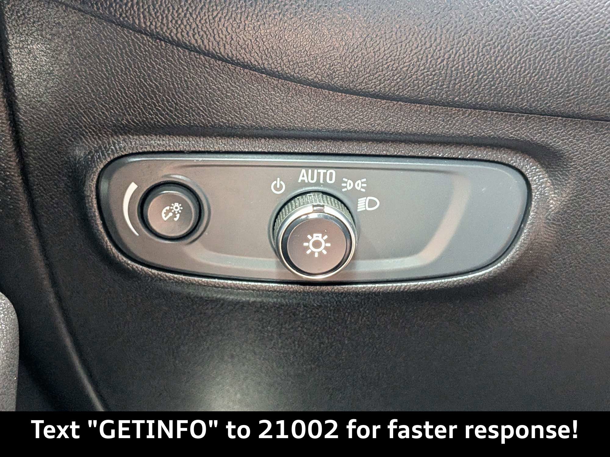 Used 2018 Chevrolet Equinox LT AWD/4WD image 29