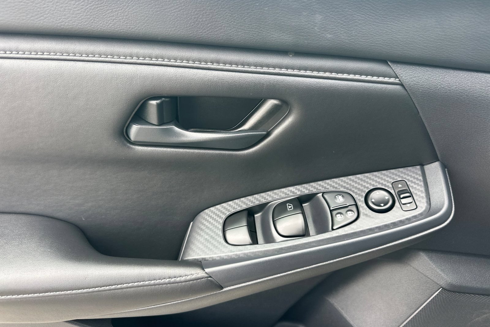 Used 2025 Nissan Sentra S FWD image 8