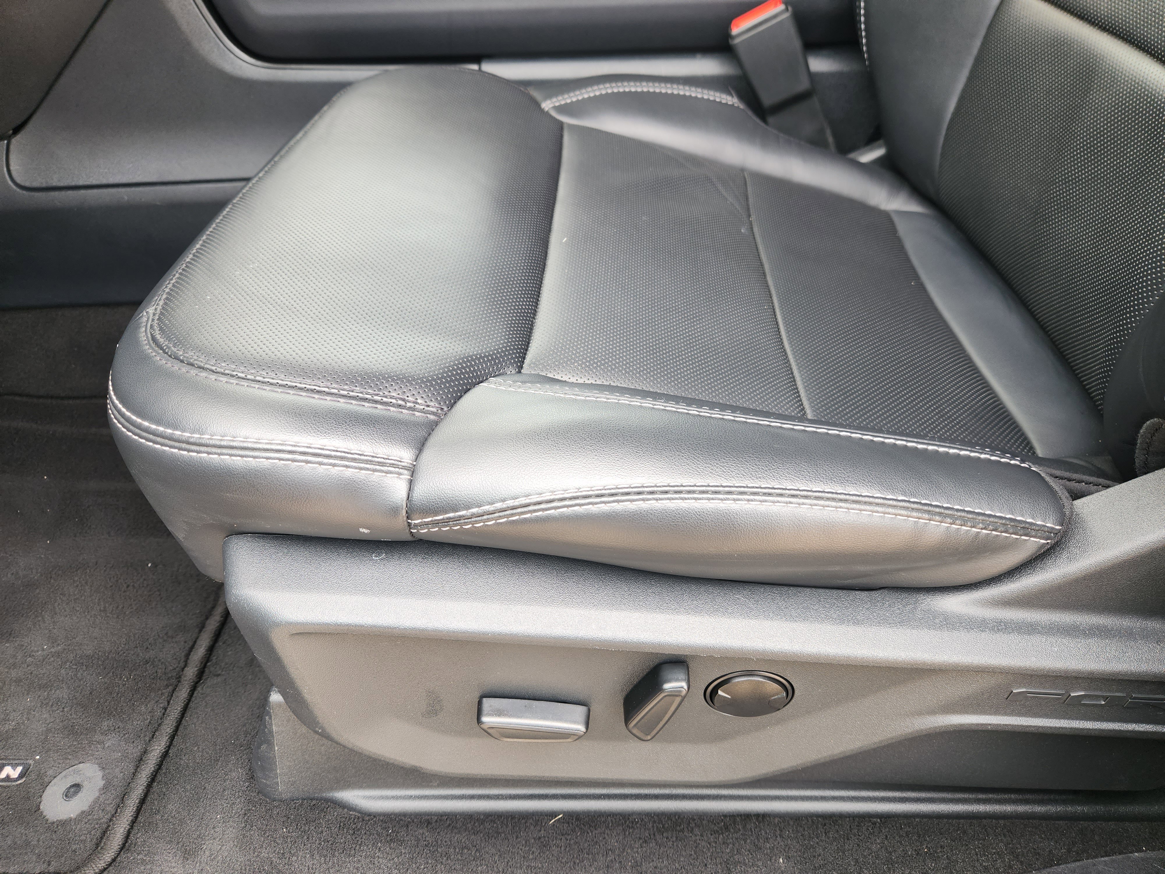 Certified 2025 Ford Expedition Platinum AWD/4WD image 18