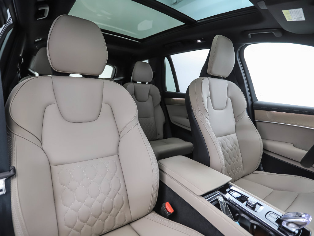 Used 2026 Volvo XC90 B6 Plus AWD/4WD image 33