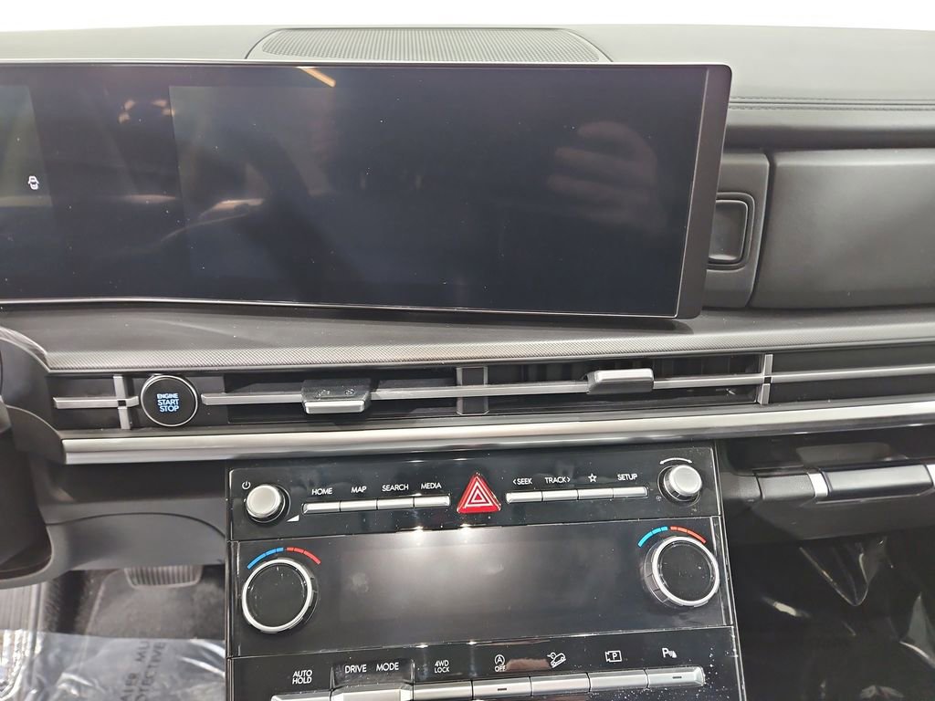 Used 2025 Hyundai Santa Fe XRT image 19