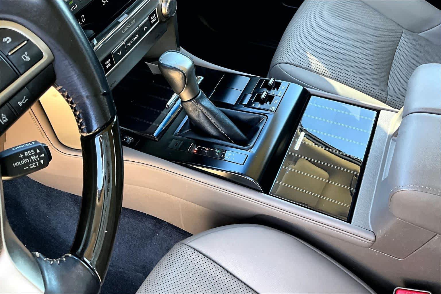 Used 2020 Lexus GX 460 Premium w/ Premium Package AWD/4WD image 17
