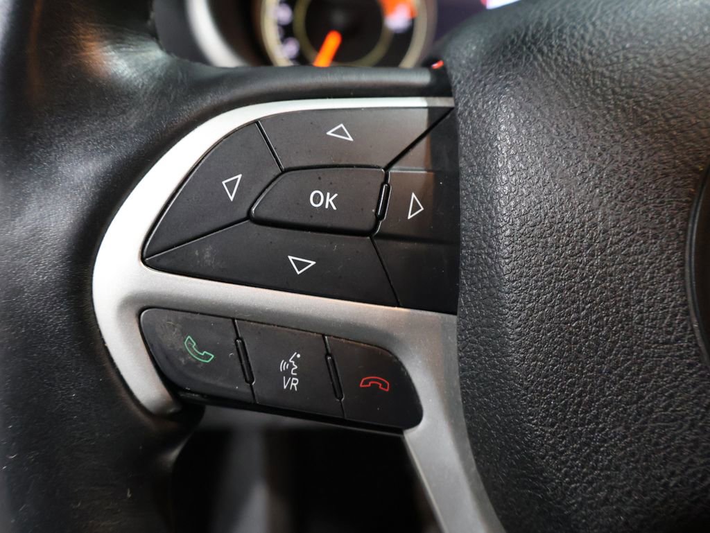 Used 2017 Jeep Cherokee Trailhawk w/ Cold Weather Group image 37