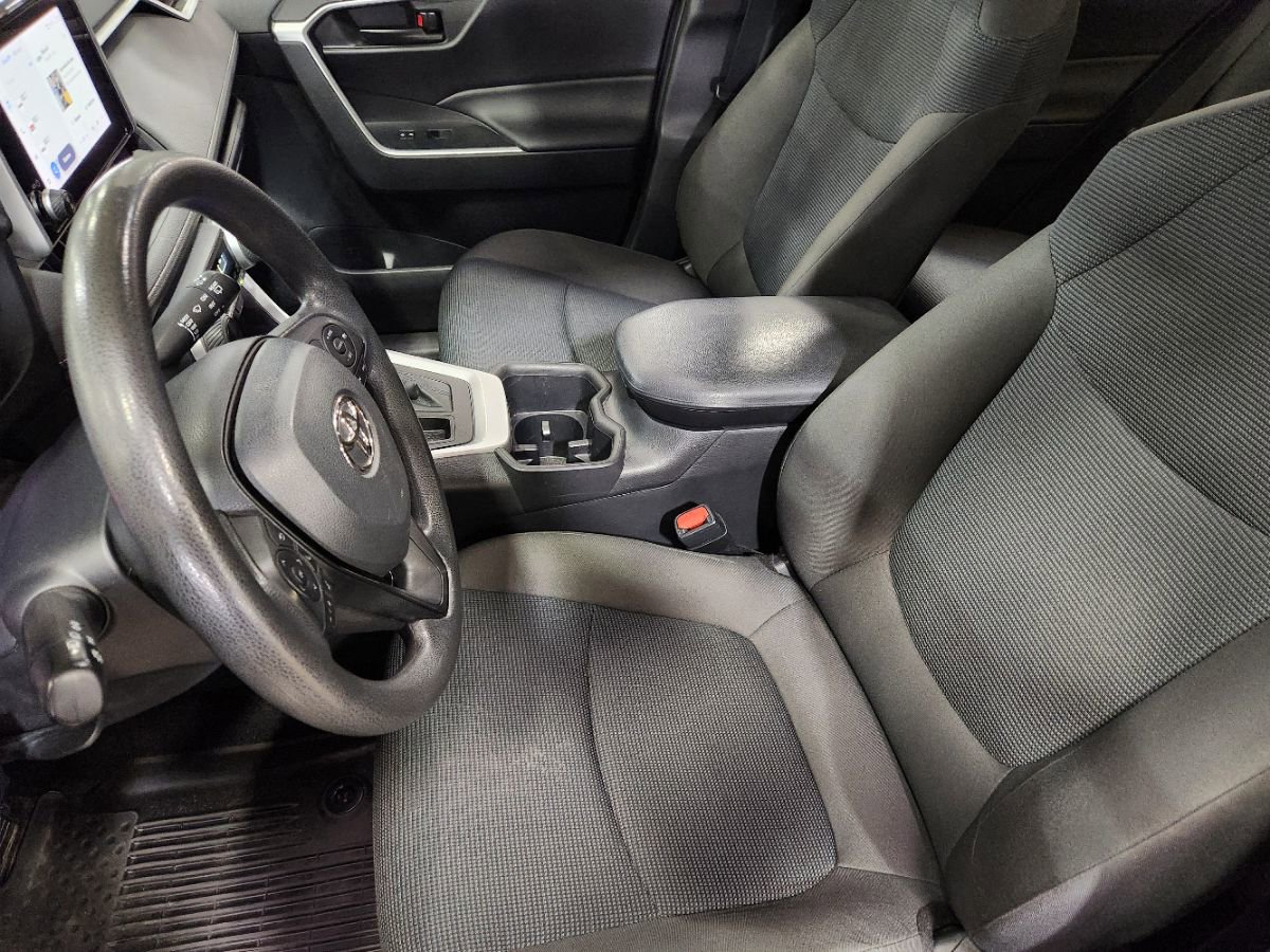 Used 2023 Toyota RAV4 LE FWD image 24