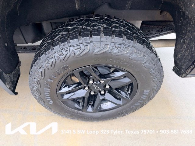 Used 2024 Chevrolet Silverado 1500 LT Trail Boss w/ LT Trail Boss Premium Package AWD/4WD image 9