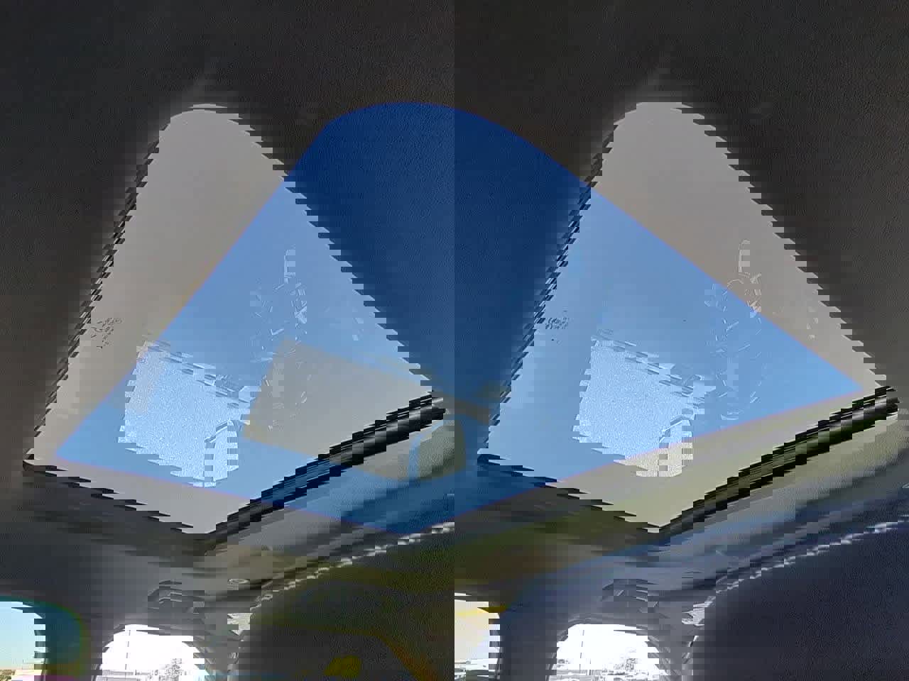 Used 2023 Land Rover Discovery S R-Dynamic image 21