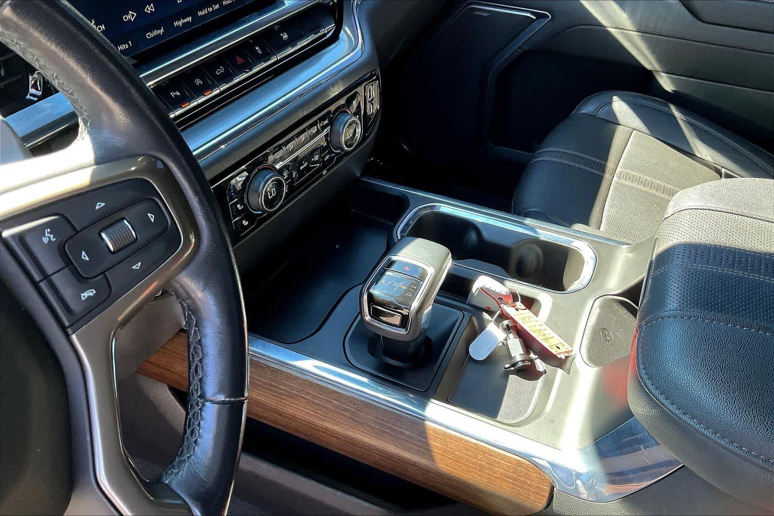 Used 2023 Chevrolet Silverado 1500 High Country w/ High Country Premium Package AWD/4WD image 33