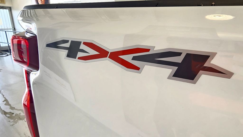 Used 2022 Chevrolet Silverado 3500 LT w/ Convenience Package image 15