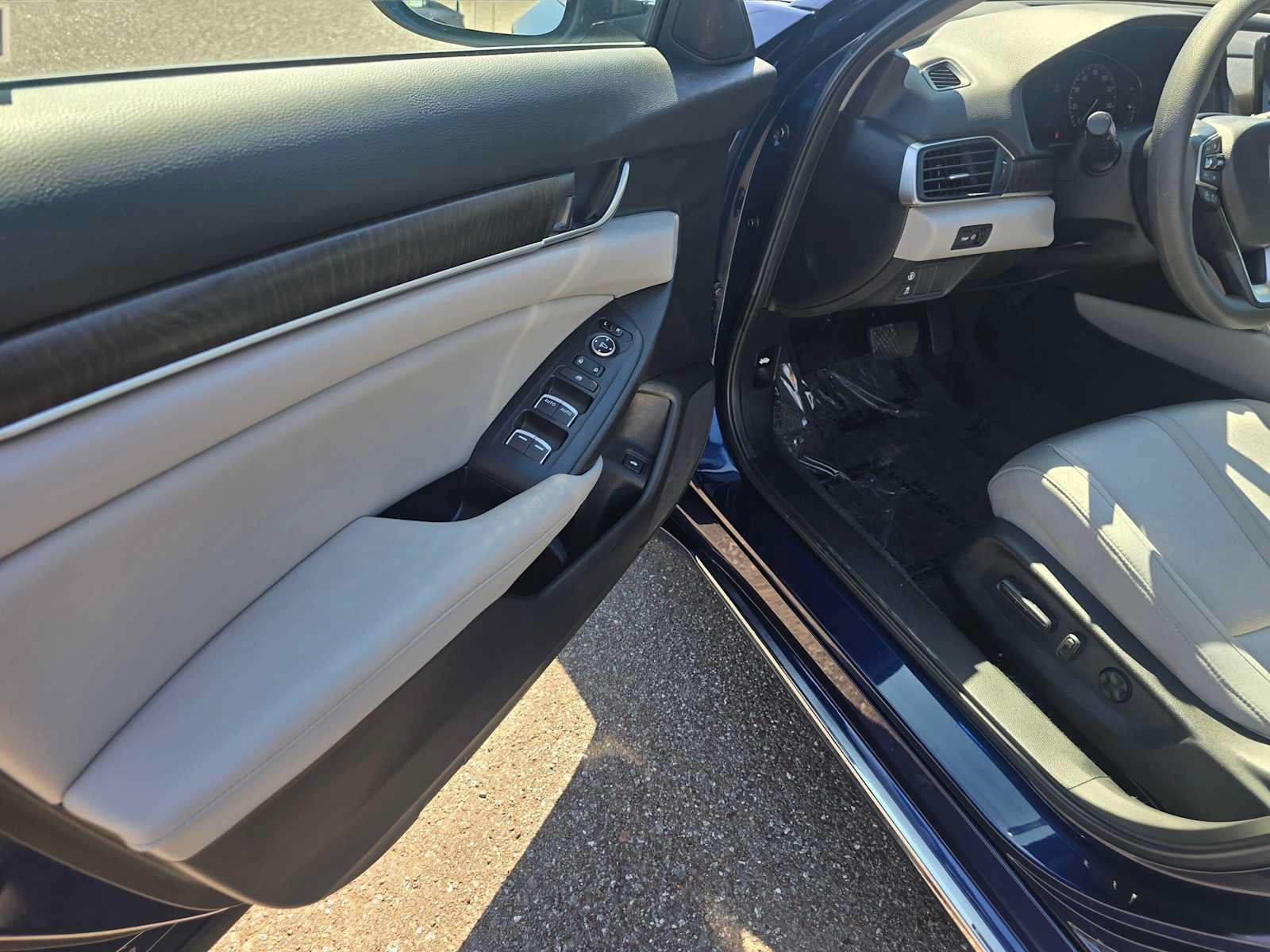 Used 2020 Honda Accord EX image 20