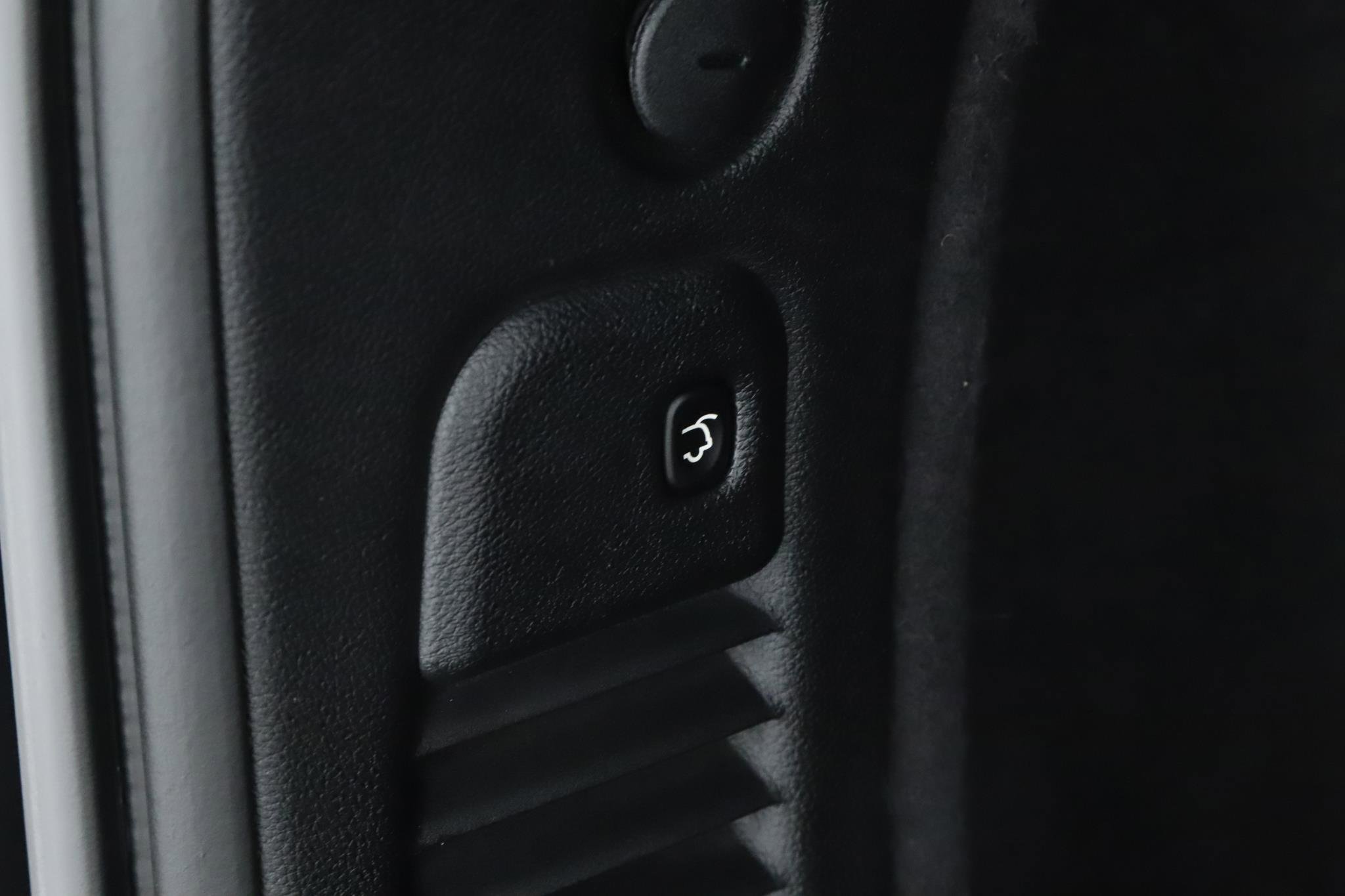 Used 2021 Dodge Durango SXT image 17