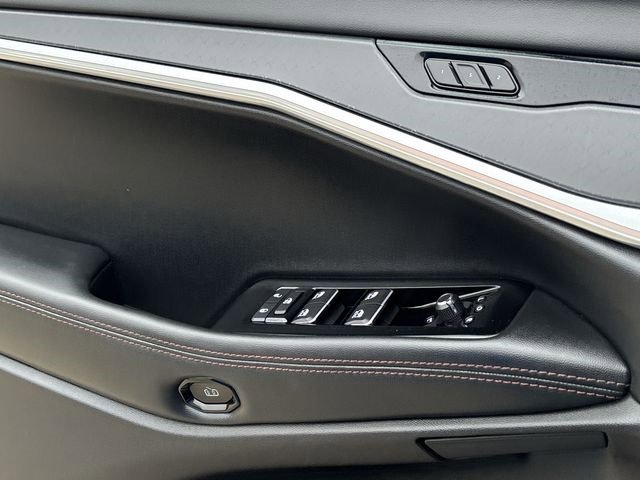 Used 2025 Jeep Wagoneer S Limited image 16