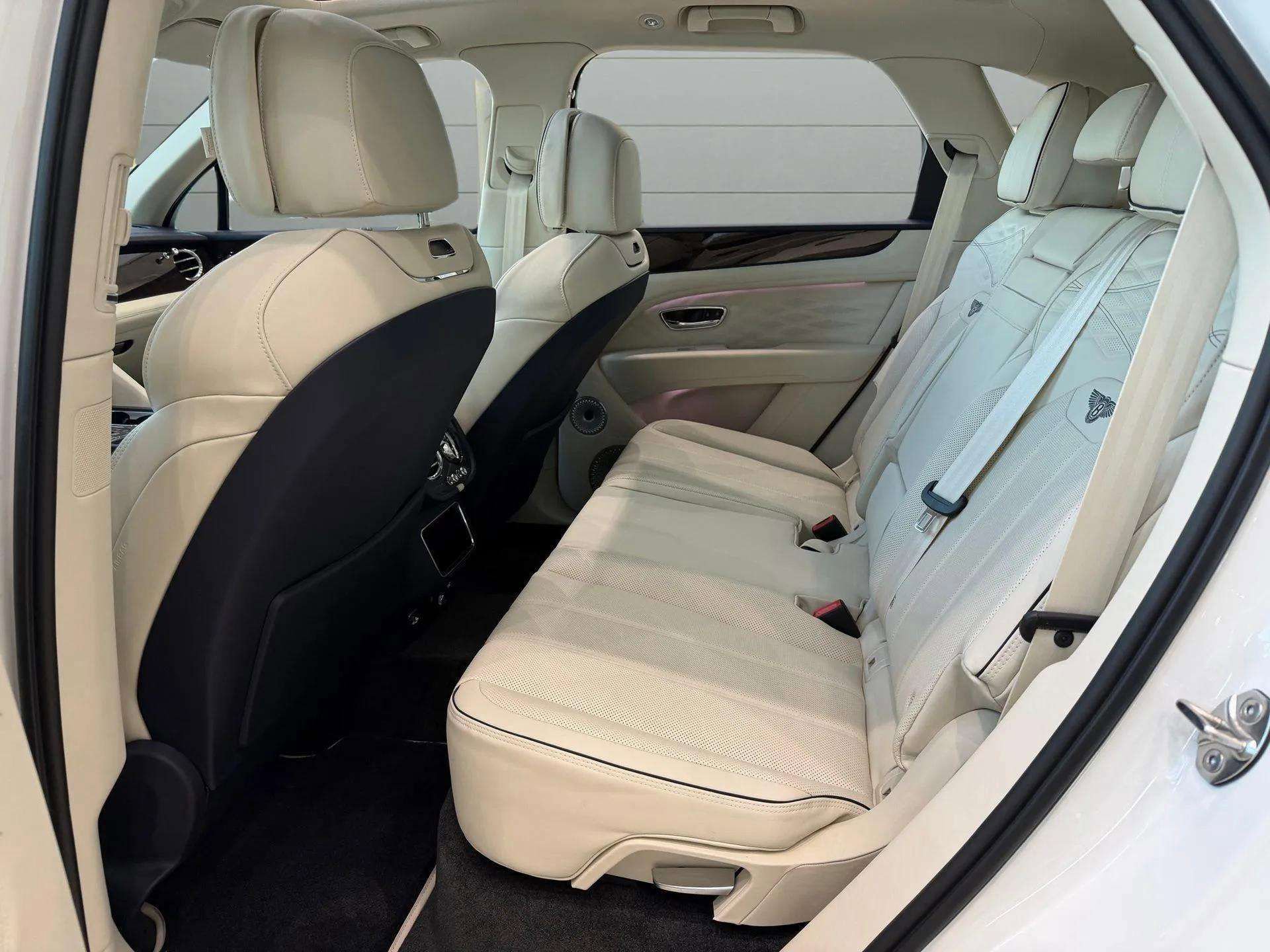 New 2025 Bentley Bentayga image 21