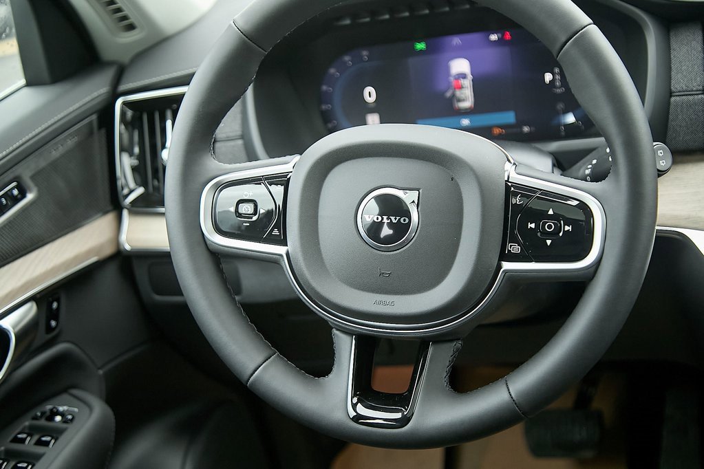 New 2025 Volvo XC90 B6 Plus w/ Protection Package Premier image 25