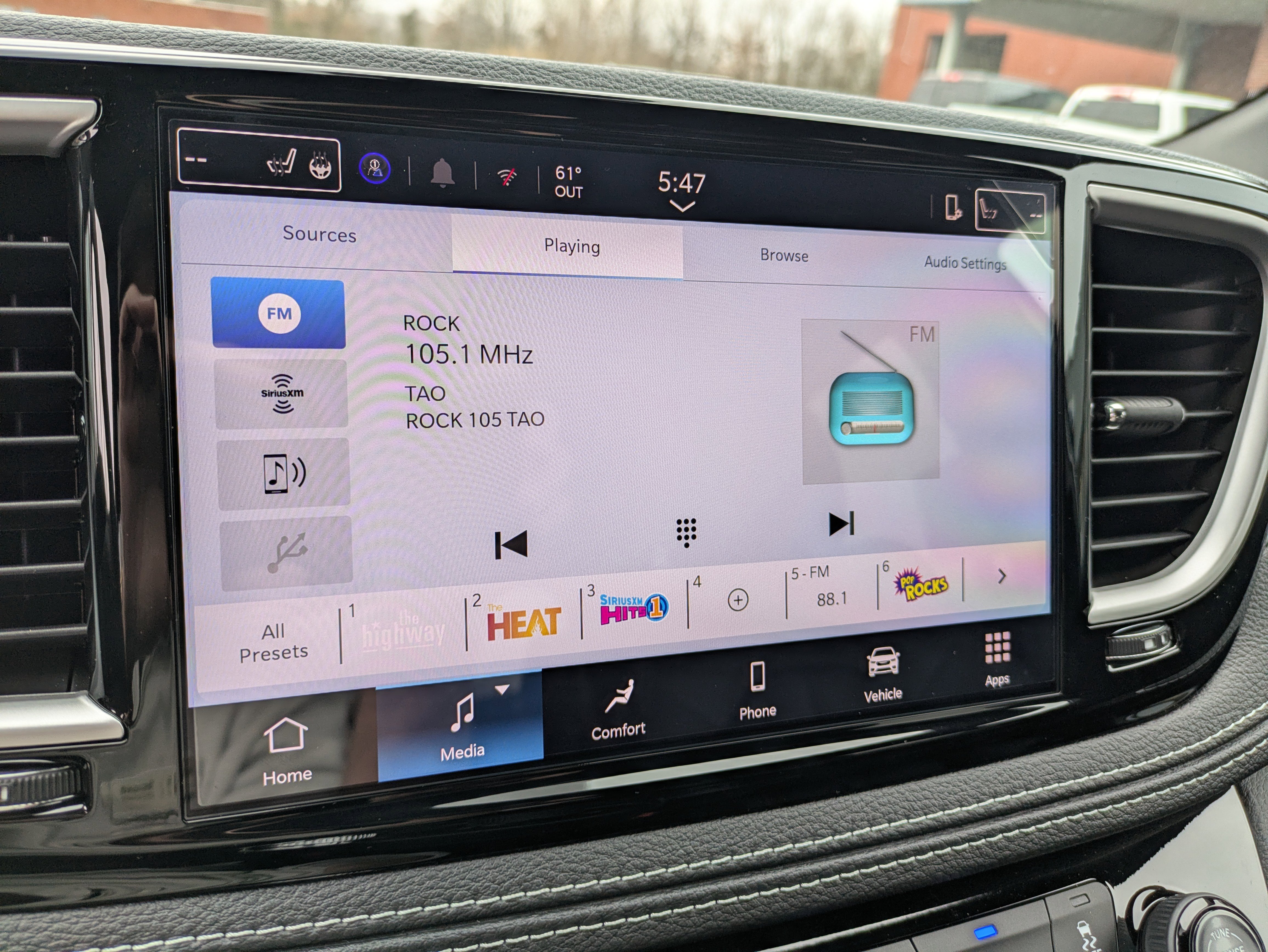 Used 2026 Chrysler Pacifica Select image 19