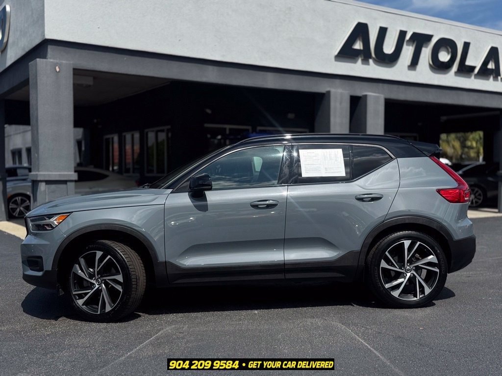 Used 2022 Volvo XC40 T5 R-Design w/ Climate Package AWD/4WD image 4