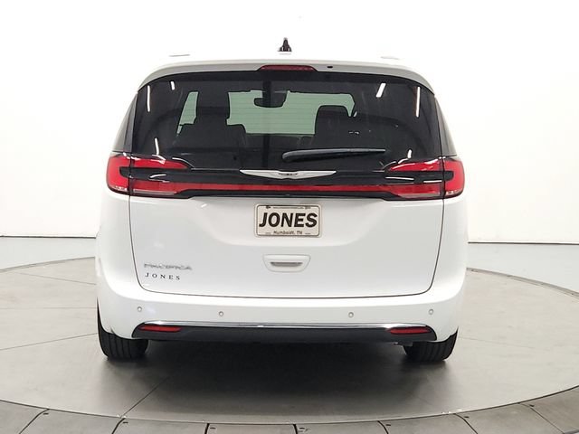 Used 2025 Chrysler Pacifica Select FWD image 7