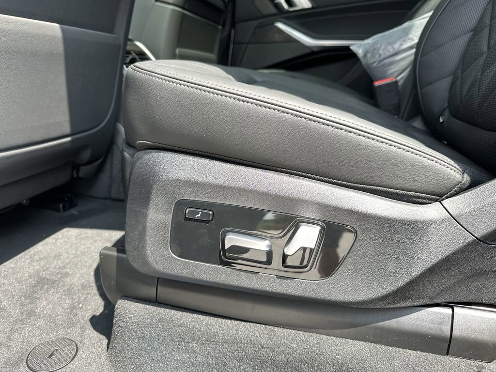 Used 2025 BMW X7 xDrive40i image 49