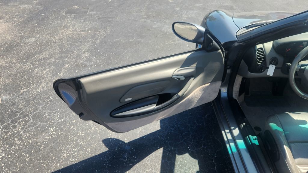 Used 2003 Porsche Boxster RWD image 10