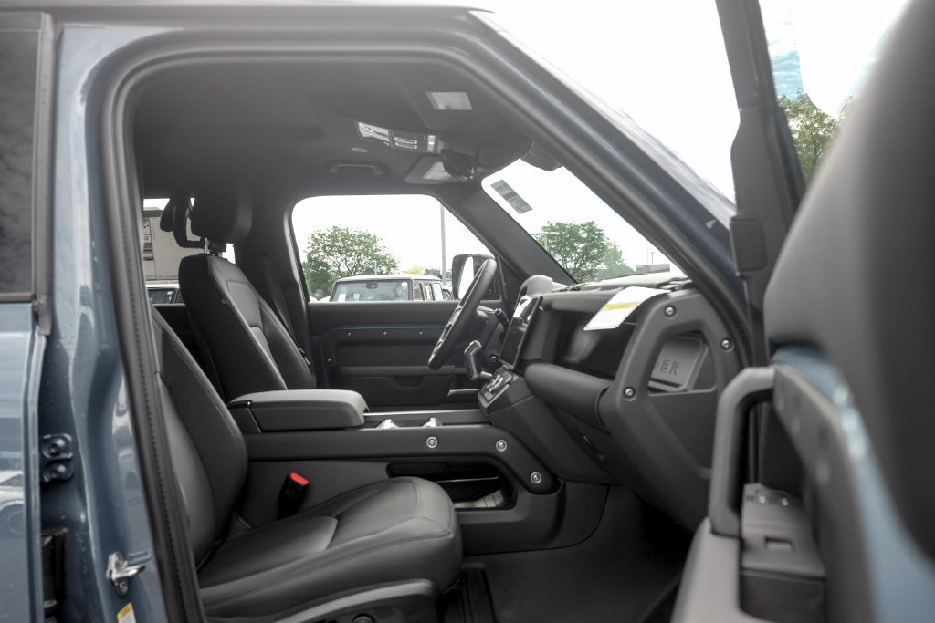 New 2026 Land Rover Defender 110 X-Dynamic SE AWD/4WD image 21