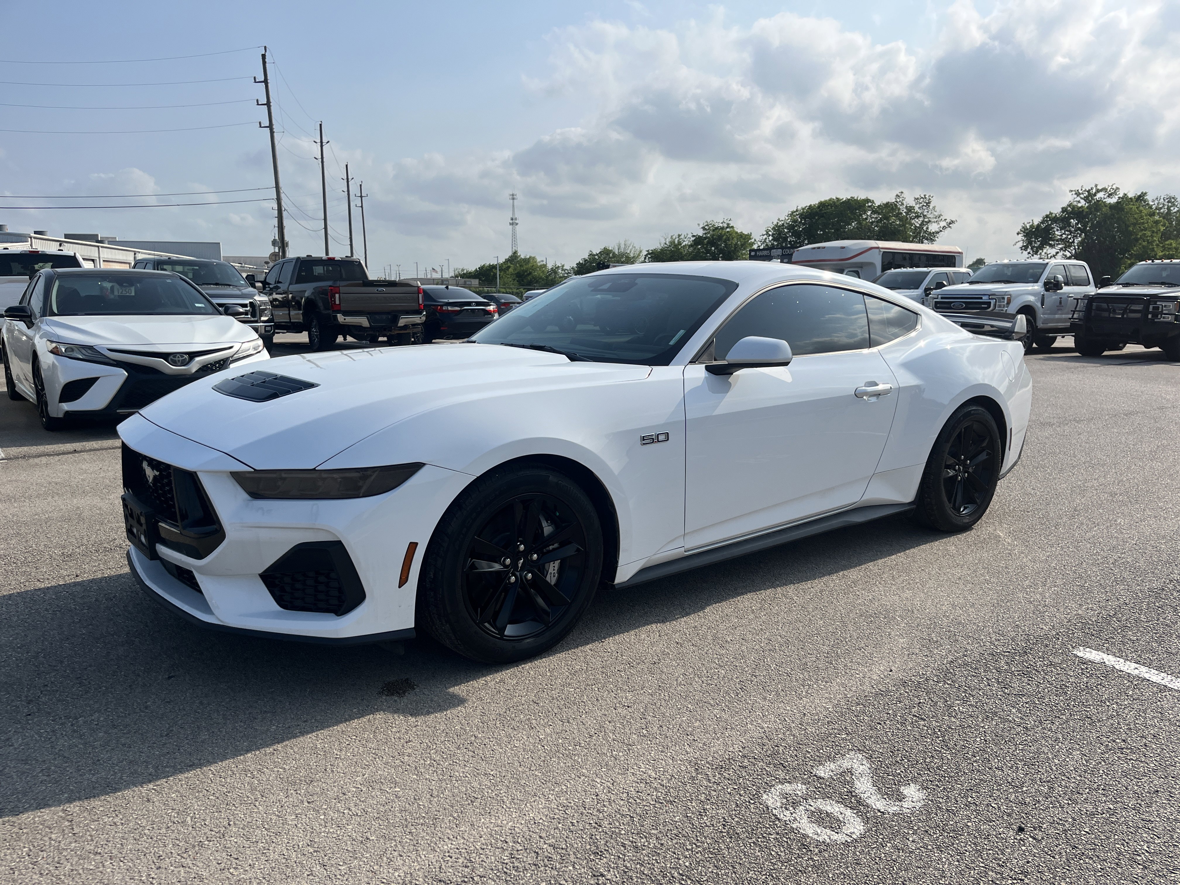 Used 2025 Ford Mustang GT RWD image 4
