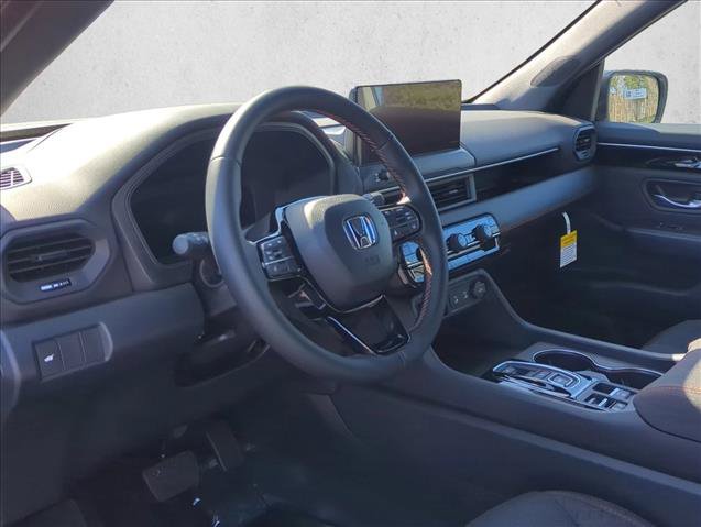 New 2026 Honda Pilot Sport image 3