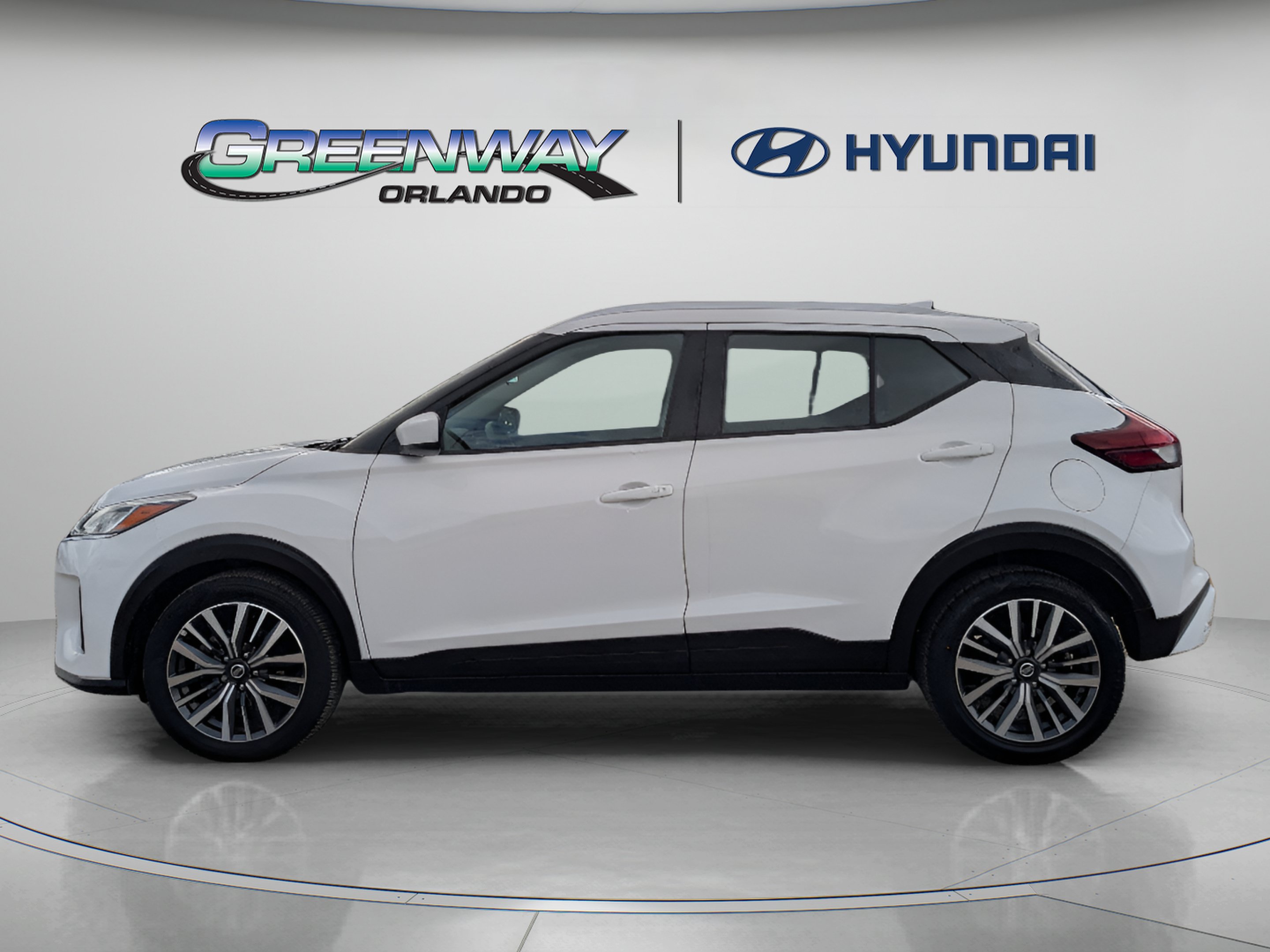 Used 2021 Nissan Kicks SV FWD image 5