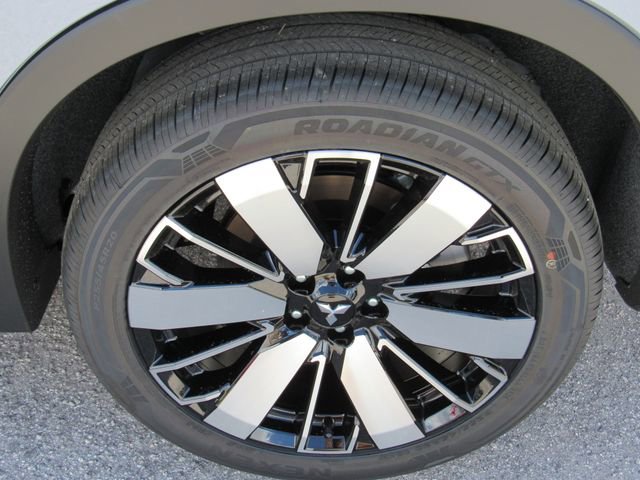 New 2026 Mitsubishi Outlander SE image 15