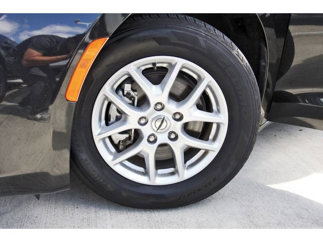 Used 2023 Chrysler Voyager LX image 31