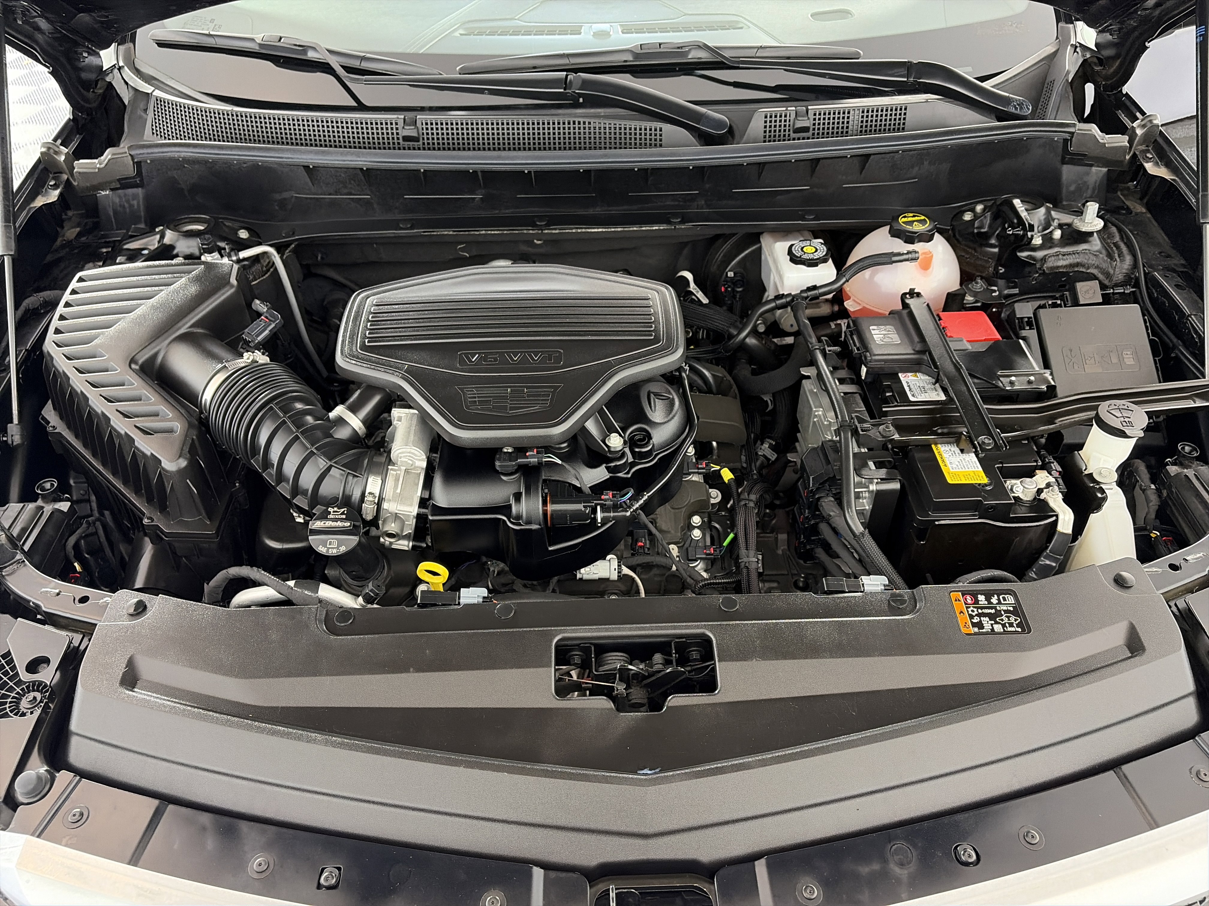 Certified 2024 Cadillac XT6 Premium Luxury w/ LPO, Floor Liner Package image 11