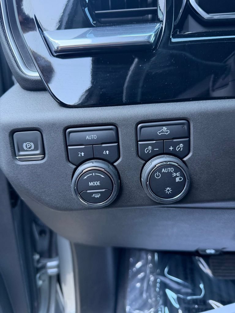 Certified 2024 Chevrolet Silverado 1500 LT AWD/4WD image 15