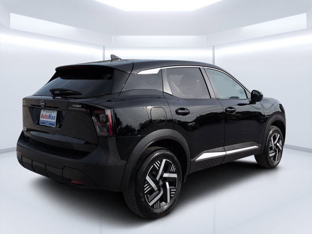Used 2025 Nissan Kicks SV FWD image 3