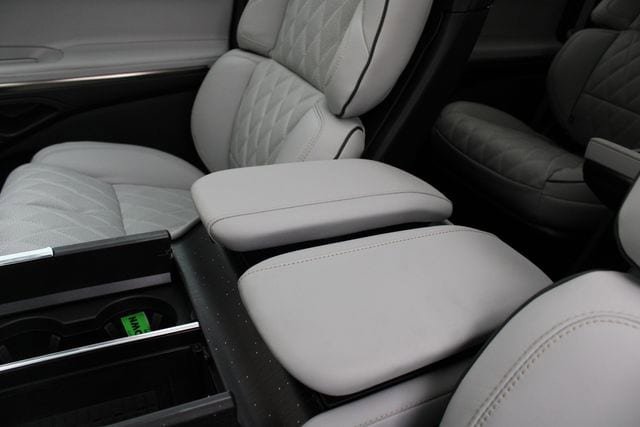 New 2026 Lincoln Navigator L Black Label AWD/4WD image 50