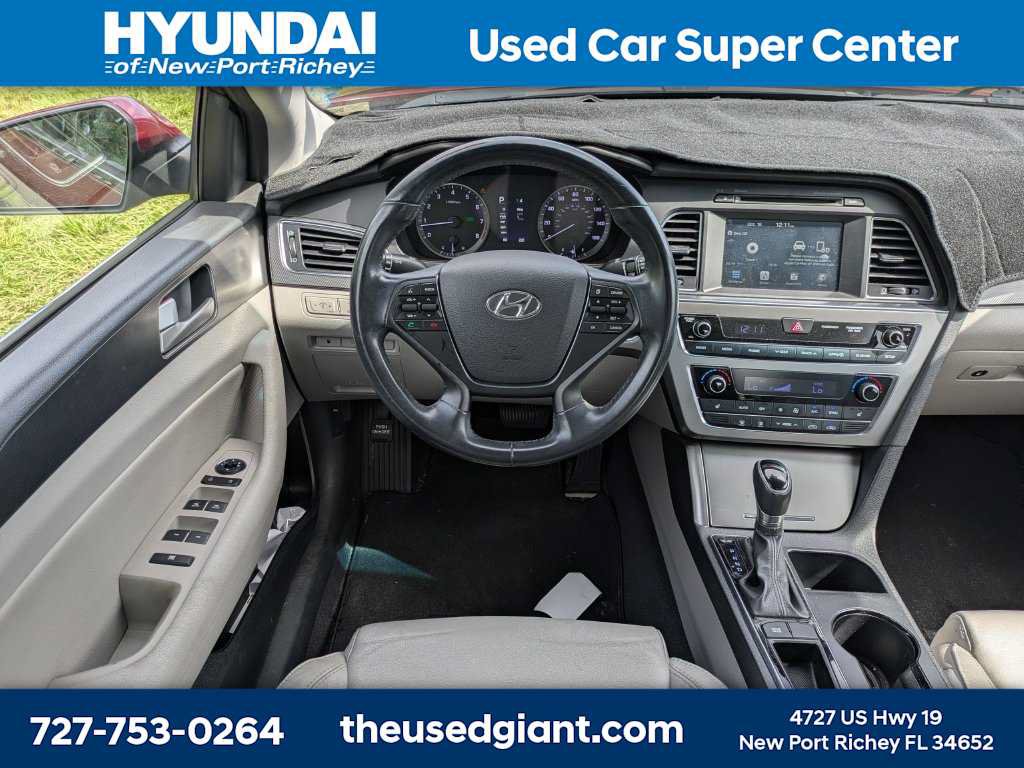 Used 2016 Hyundai Sonata Sport w/ Option Group 02 FWD image 13