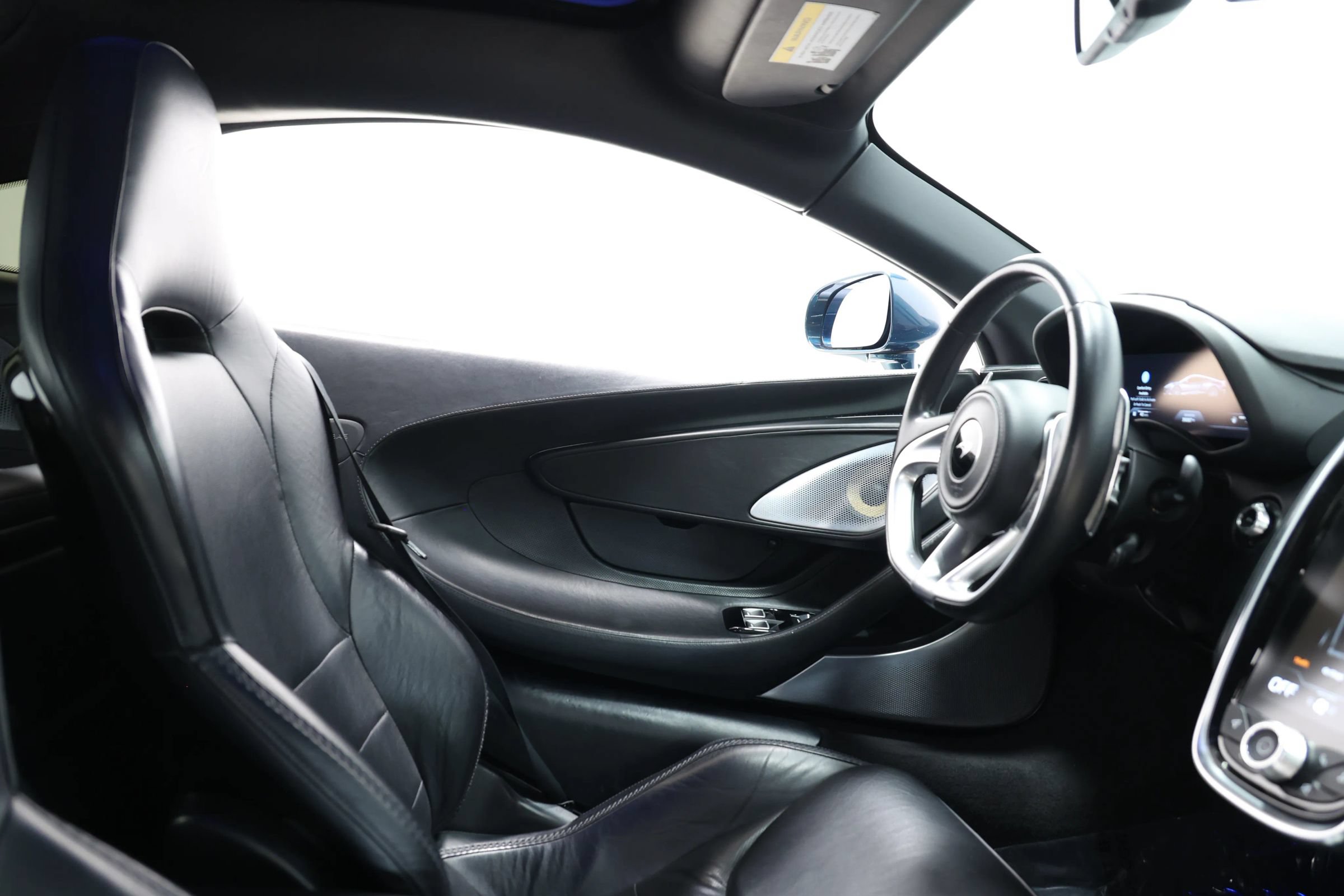 Used 2021 McLaren GT RWD image 87