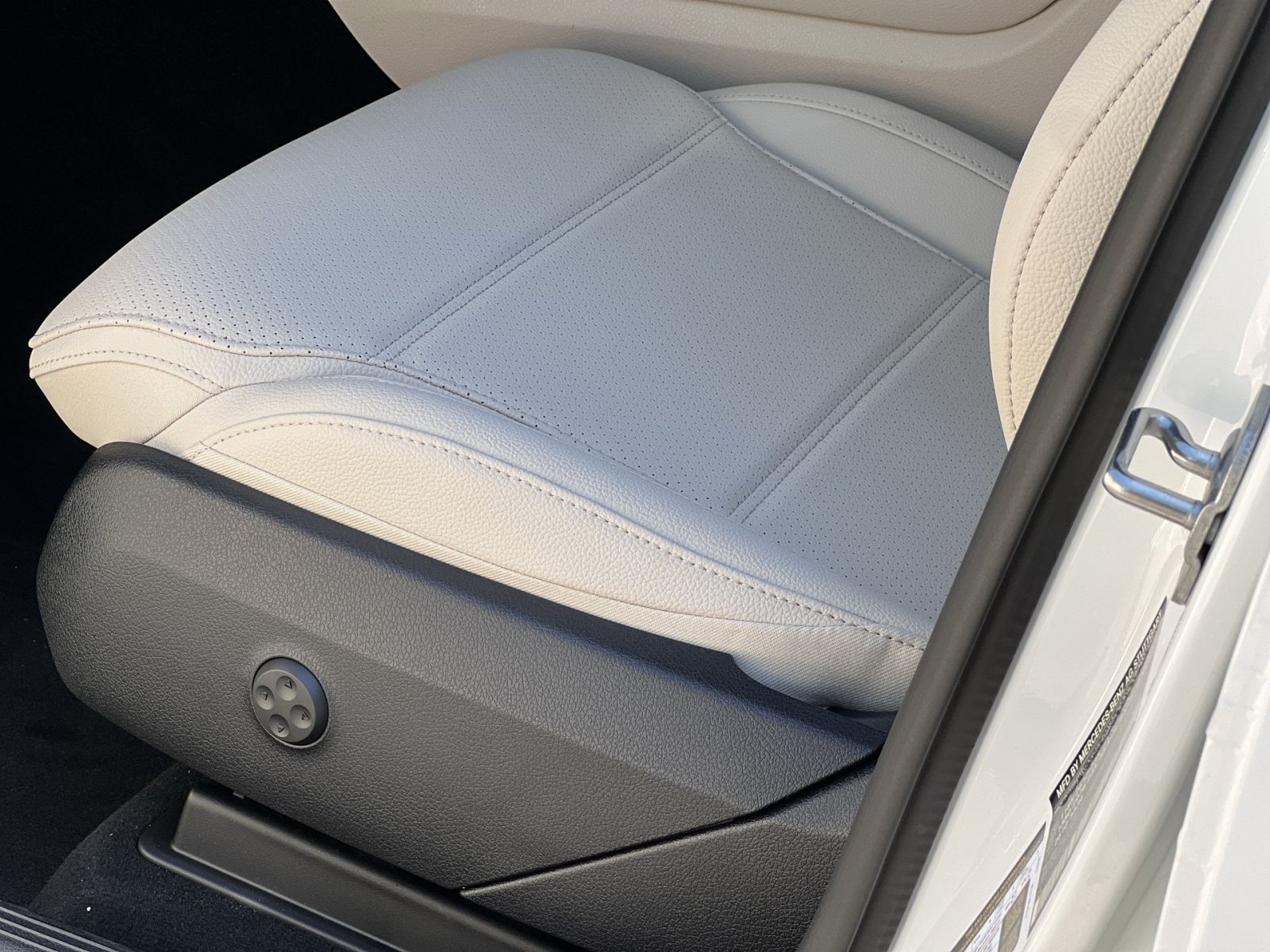 New 2026 Mercedes-Benz GLC 300 4MATIC image 19
