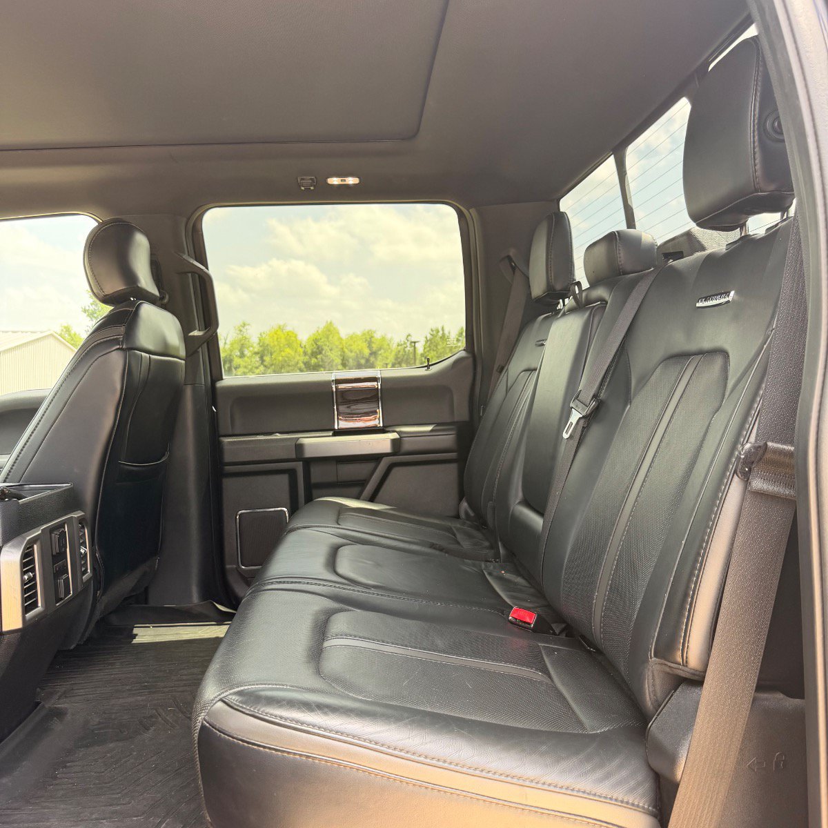 Used 2017 Ford F250 Platinum w/ FX4 Off-Road Package AWD/4WD image 26
