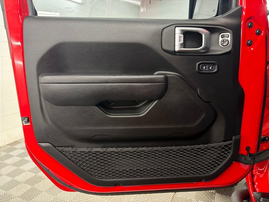 Used 2024 Jeep Wrangler Willys image 16