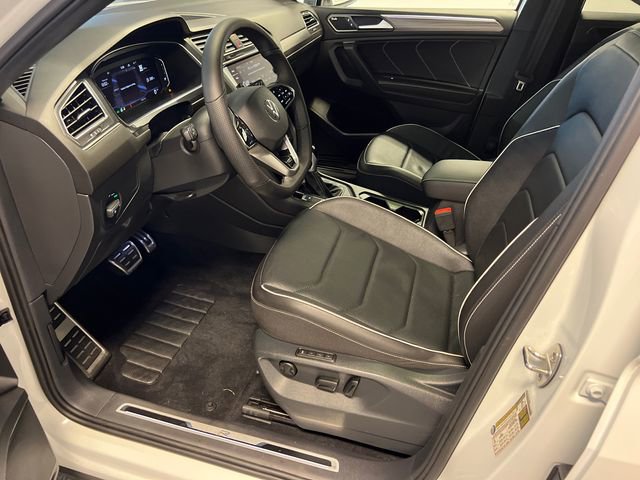 Used 2022 Volkswagen Tiguan SEL R-Line AWD/4WD image 7